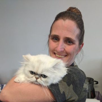groomer with cat